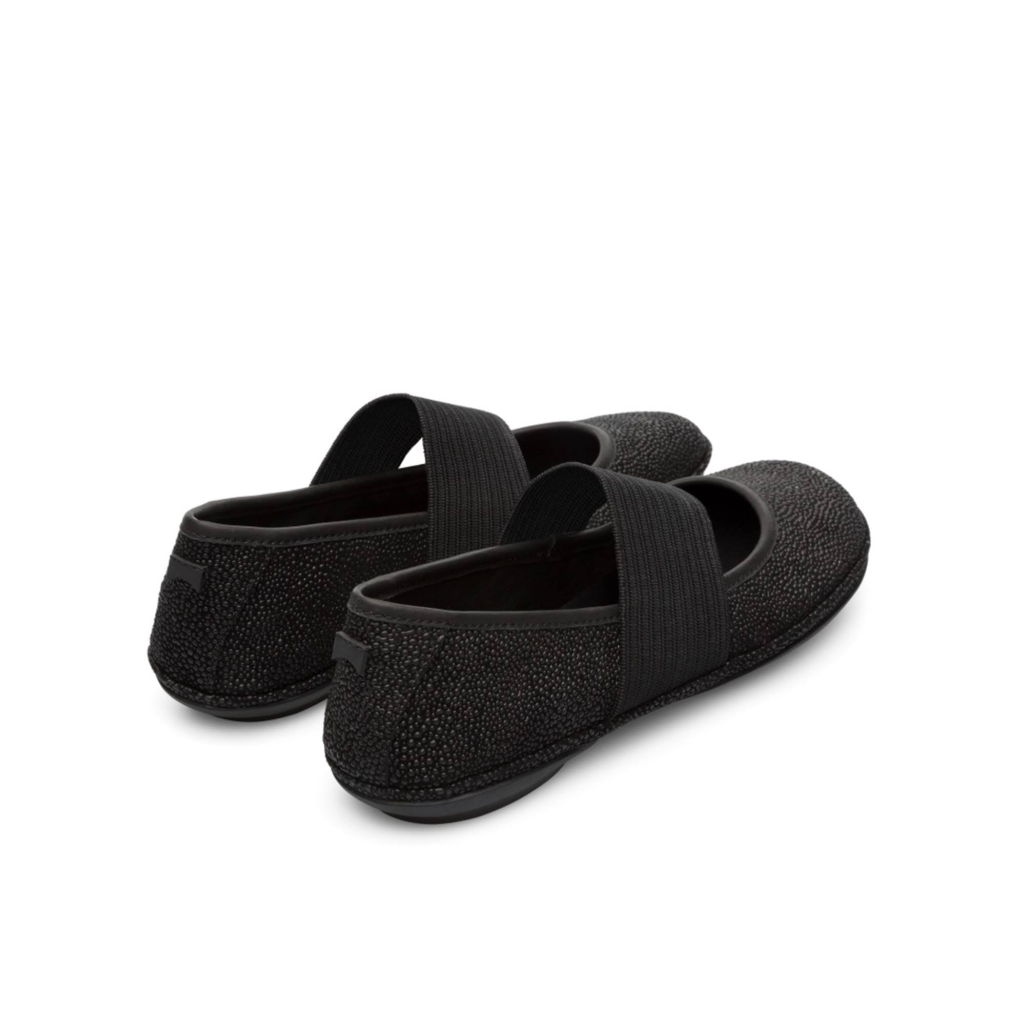 Gray Ballerinas I57827