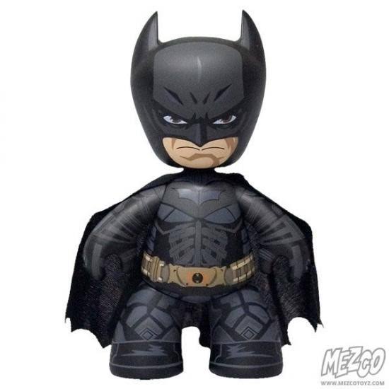 18 inch Dark Knight Batman Vinyl Figure V177548