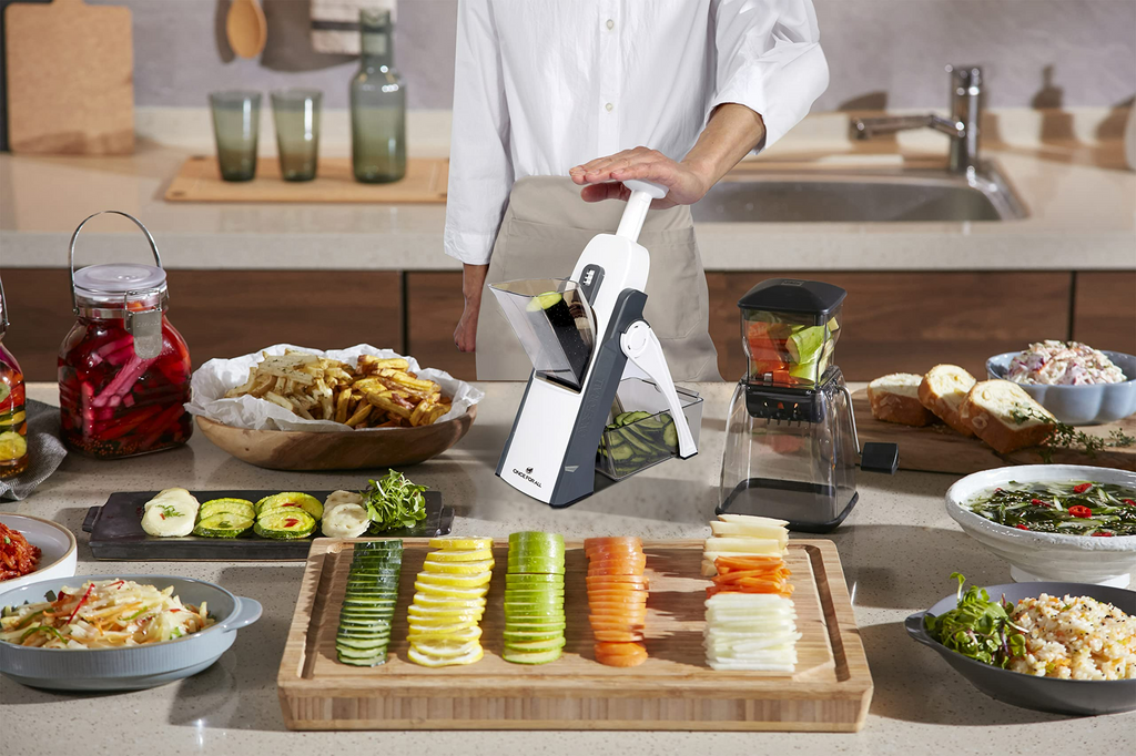 Stainless Steel Vegetable Chopper with 8 Slides F730
