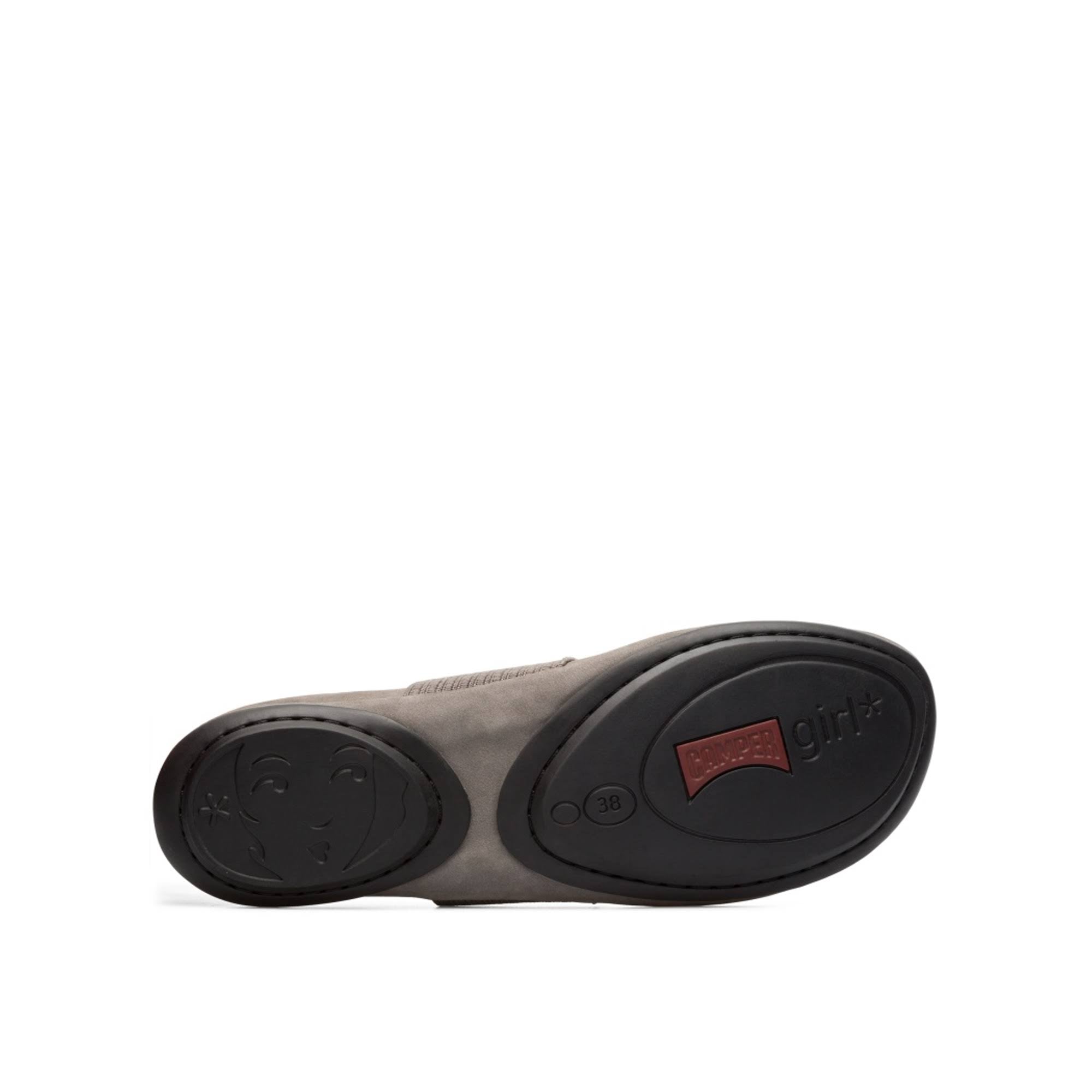 Gray Ballerinas I57827