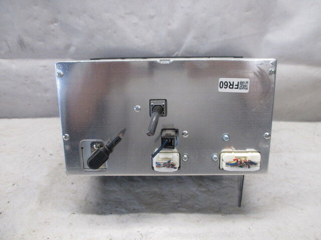 Pre-Owned Subaru Forester AM FM Radio Receiver OEM L521318