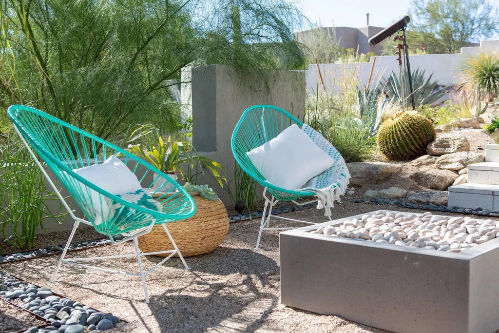 White/Clear Acapulco Chair R94997