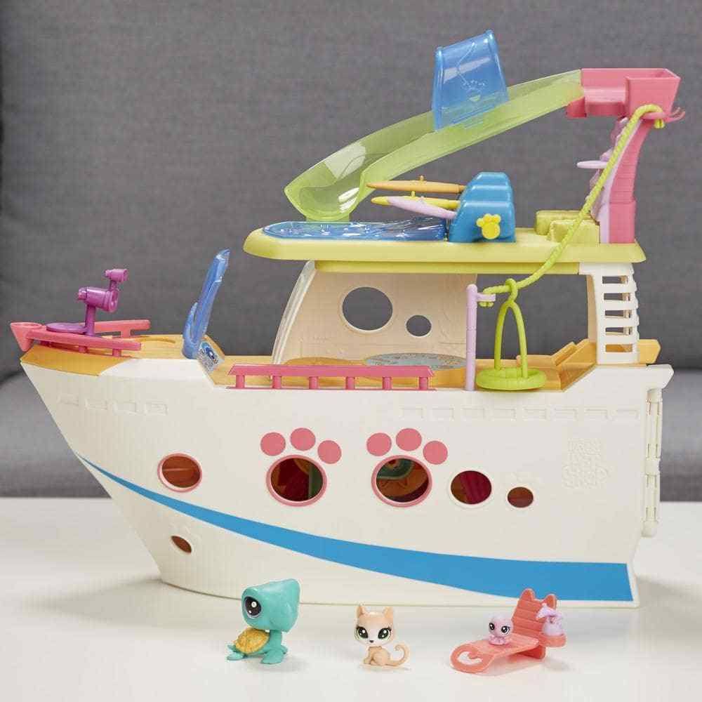 Cruise Ship B3123