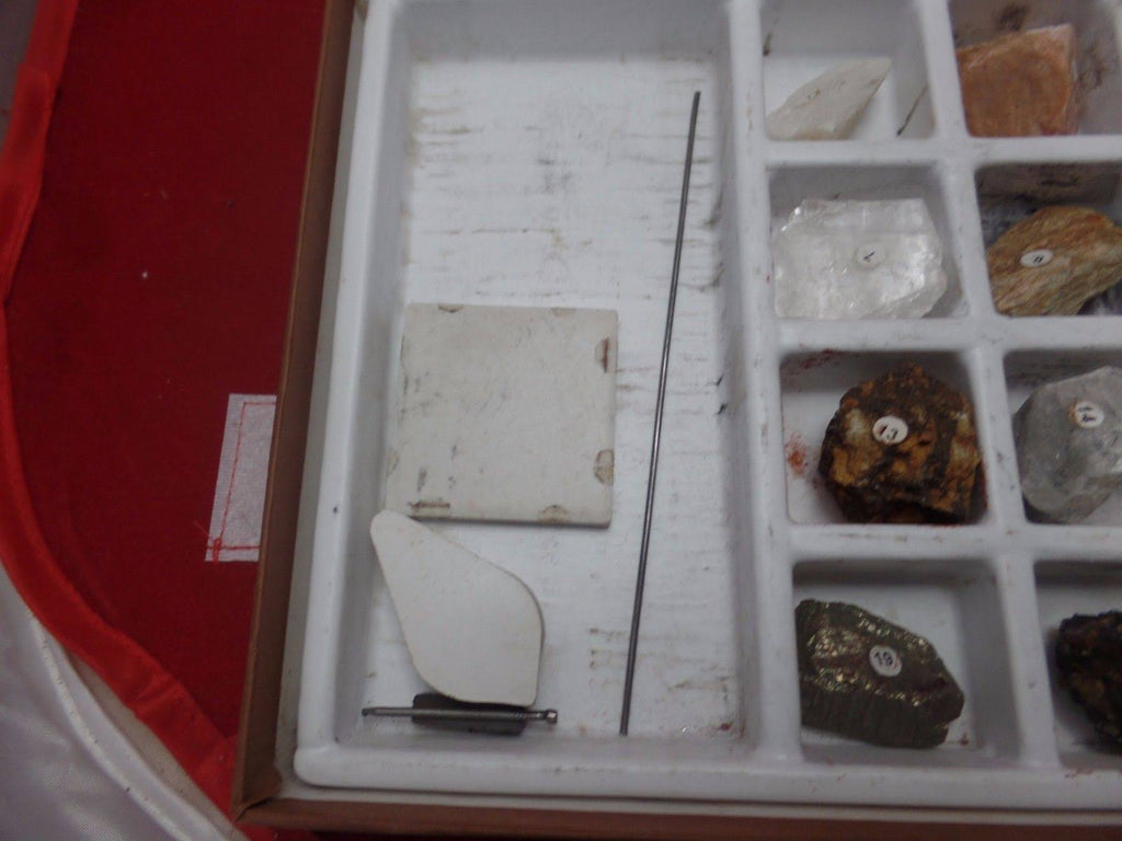 Set of 20 Rock Samples Mineral Identification Kit G673